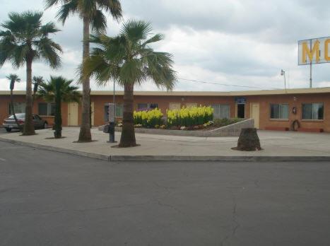 Village Inn Tulare Exteriér fotografie