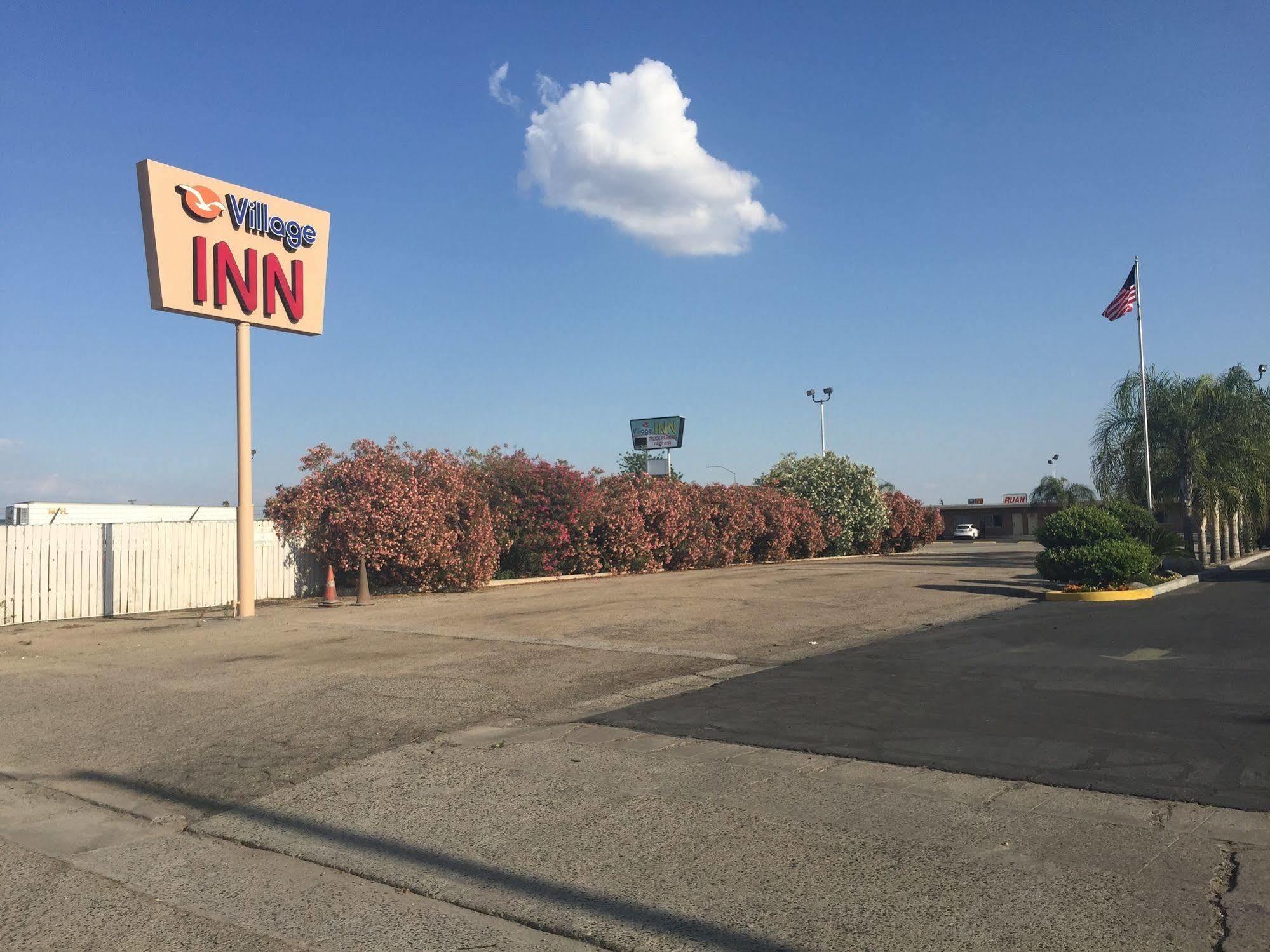 Village Inn Tulare Exteriér fotografie